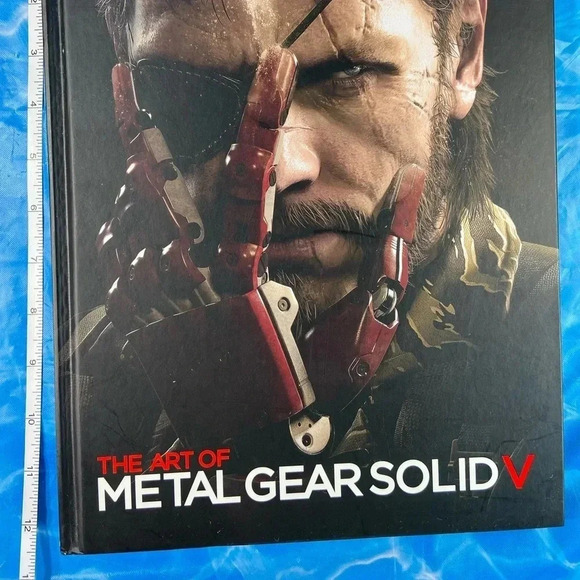 The Art of Metal Gear Solid V - Dark Horse - Hardcover-  Rare - Picture 2 of 16
